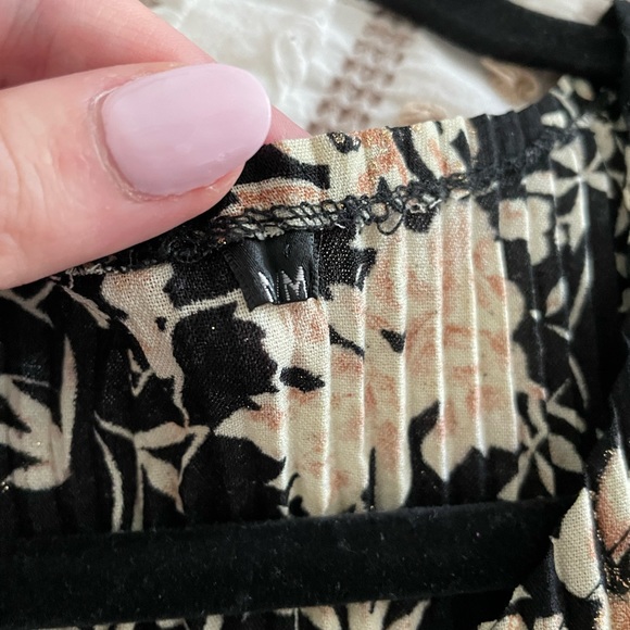 Floral Blouse - Picture 2 of 3